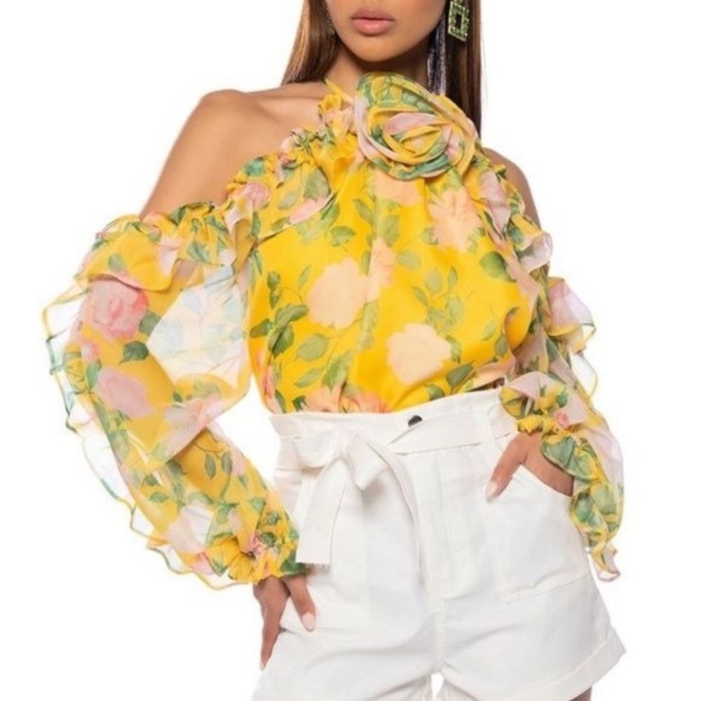 Callie Cold Shoulder Yellow Fever
Floral Bouquet Blouse